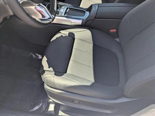 Polar White 2026 Mercedes-Benz GLB 250 Base