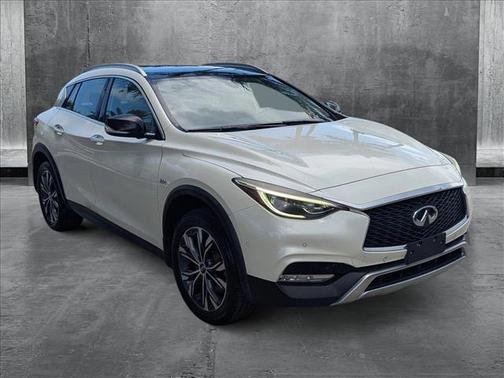 2018 INFINITI QX30 Premium