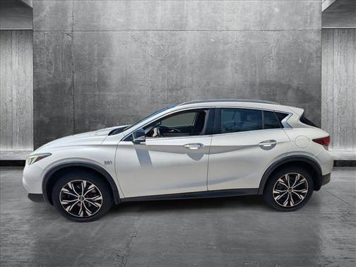 2018 INFINITI QX30 Premium