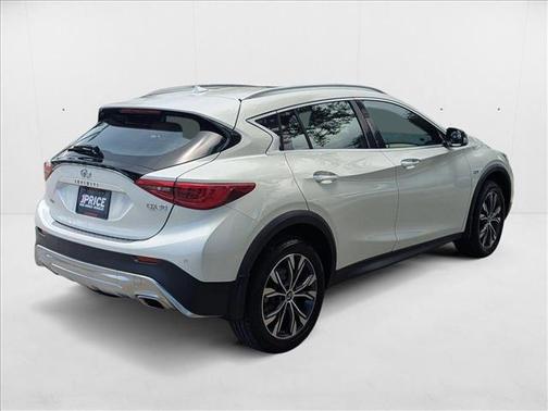 2018 INFINITI QX30 Premium