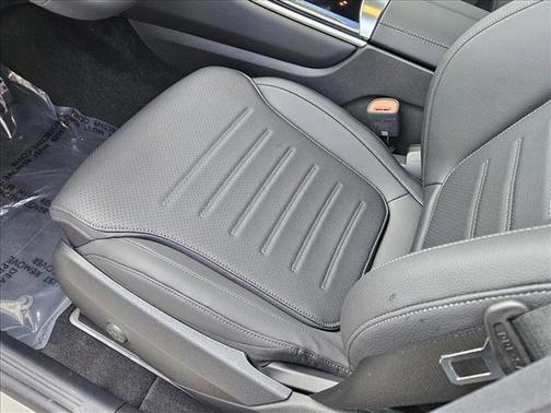 2025 Mercedes-Benz GLC 350e Base
