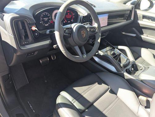 2024 Porsche Cayenne Turbo