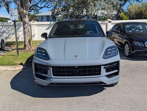 2024 Porsche Cayenne Turbo