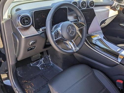 2025 Mercedes-Benz GLC 350e Base