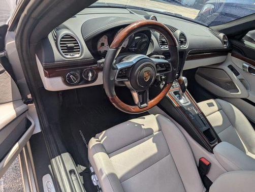 GT Silver Metallic 2024 Porsche 718 Cayman S