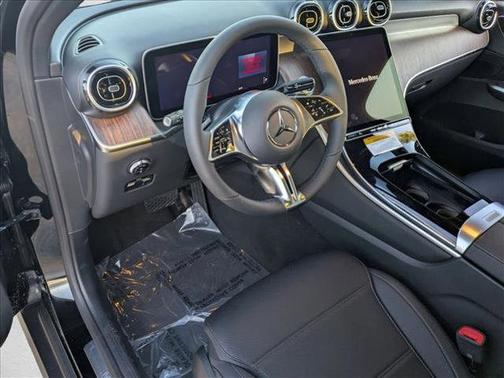 2026 Mercedes-Benz GLC 300 Base