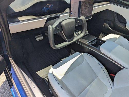 2023 Tesla Model S Plaid