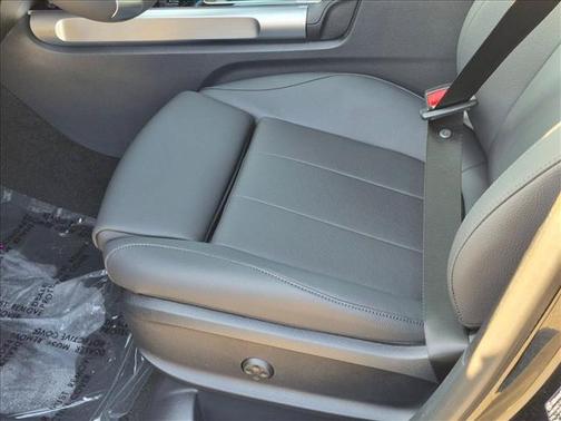 Night Black 2026 Mercedes-Benz GLB 250 Base