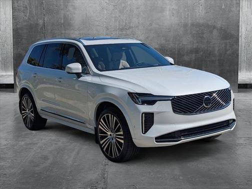 2025 Volvo XC90 B6 Ultra