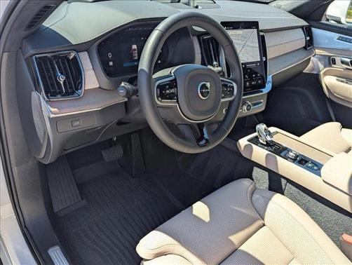 2025 Volvo XC90 B6 Ultra