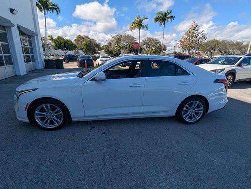 2023 Cadillac CT4 Luxury