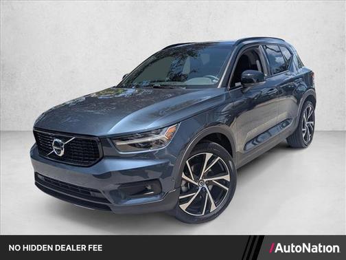 Denim Blue Metallic 2022 Volvo XC40 T5 R-Design