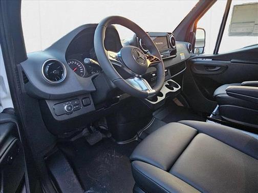 2025 Mercedes-Benz Sprinter 2500 High Roof