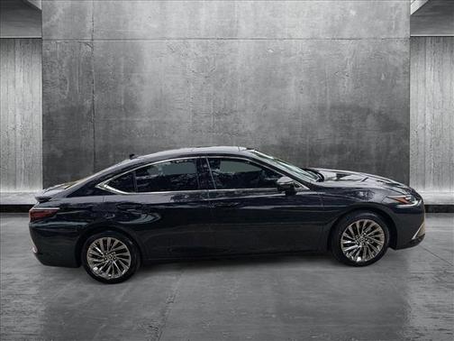 2024 Lexus ES 350 Ultra Luxury