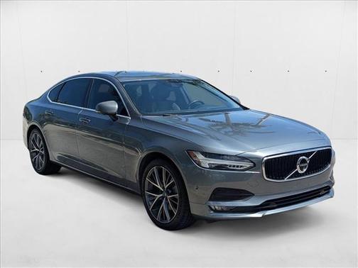 2018 Volvo S90 T5 Momentum