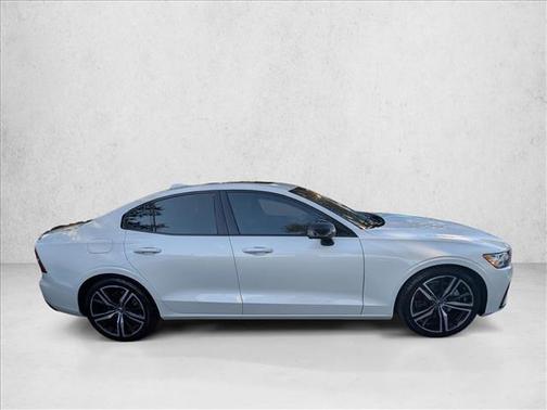 2019 Volvo S60 T5 R-Design