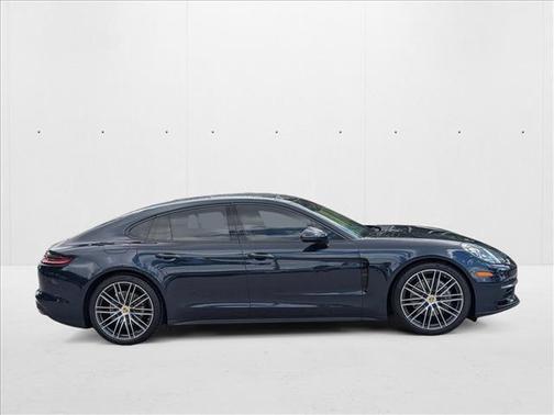 2018 Porsche Panamera RWD