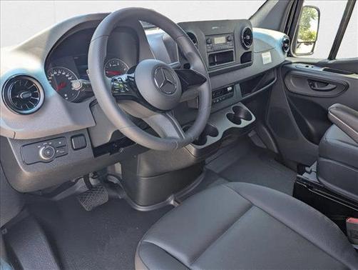 2025 Mercedes-Benz Sprinter 2500 Standard Roof