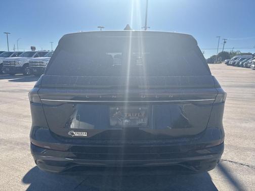 2024 Lincoln Nautilus Reserve