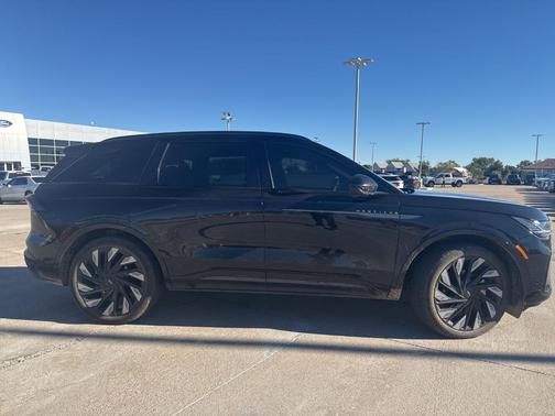 2024 Lincoln Nautilus Reserve