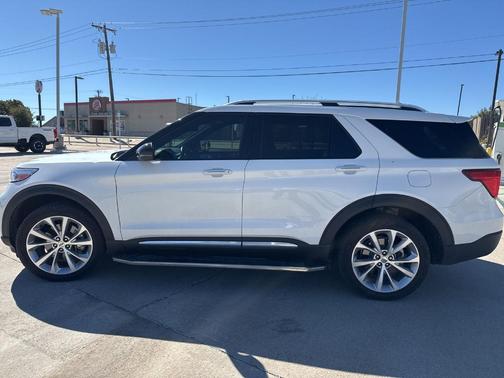 2022 Ford Explorer Platinum