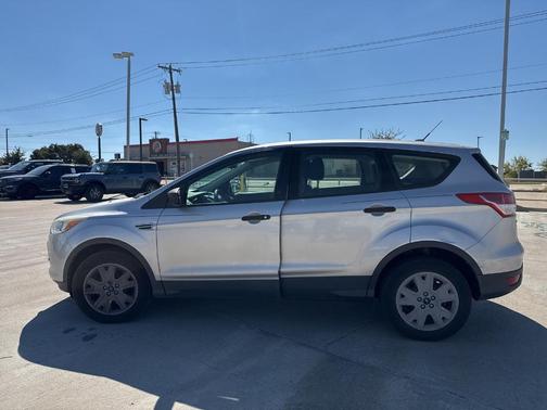 2016 Ford Escape S