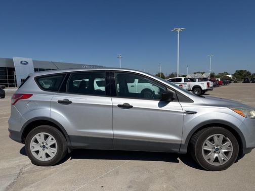 2016 Ford Escape S
