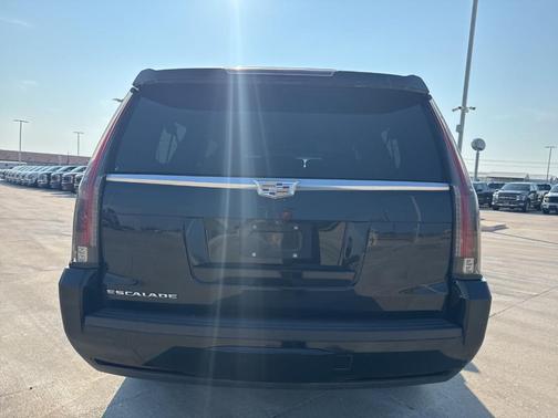 2017 Cadillac Escalade ESV Luxury