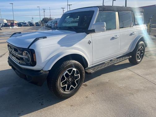 2024 Ford Bronco Outer Banks