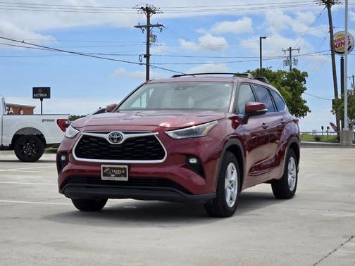 2021 Toyota Highlander LE