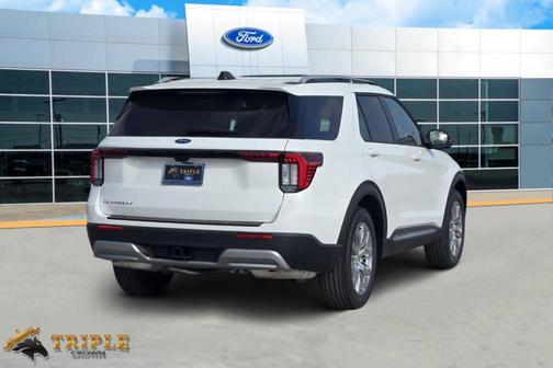 Star White 2026 Ford Explorer Platinum