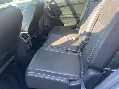 2021 Volkswagen Tiguan 2.0T SE R-Line Black