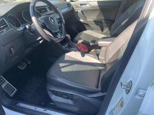 2021 Volkswagen Tiguan 2.0T SE R-Line Black