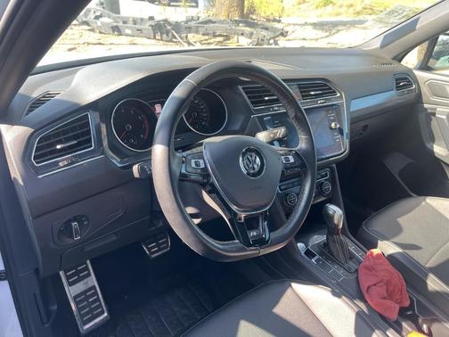 2021 Volkswagen Tiguan 2.0T SE R-Line Black