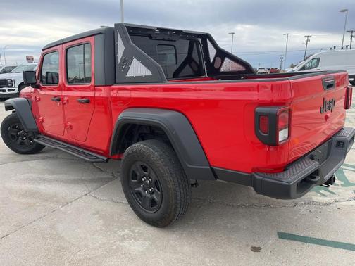 2023 Jeep Gladiator Sport