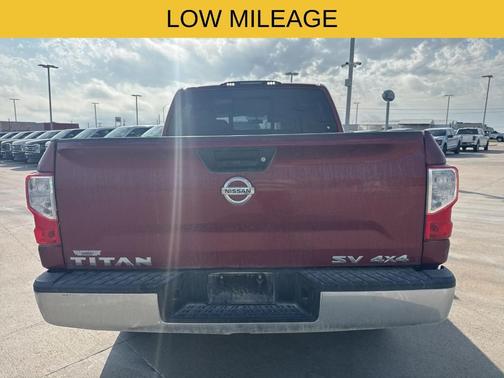 2017 Nissan Titan SV