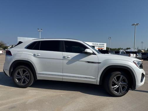 2024 Volkswagen Atlas Cross Sport 2.0T SEL R-Line