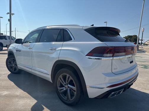 2024 Volkswagen Atlas Cross Sport 2.0T SEL R-Line