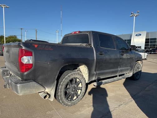 2018 Toyota Tundra SR5