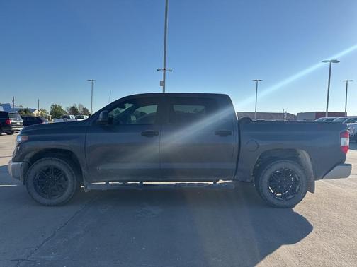 2018 Toyota Tundra SR5