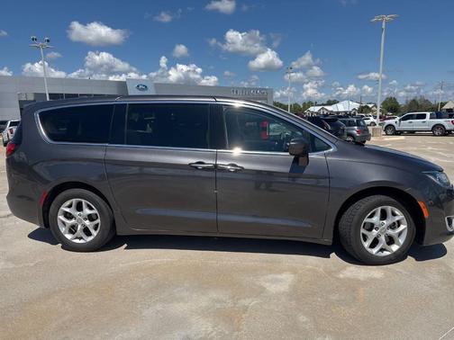 2018 Chrysler Pacifica Touring Plus
