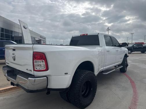 Bright White Clearcoat 2022 RAM 3500 Big Horn