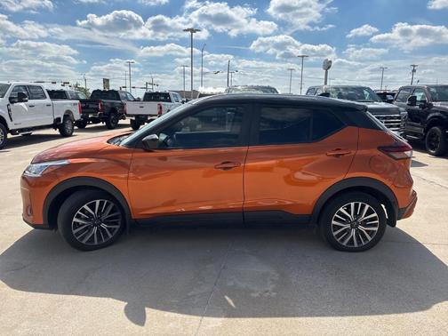 2022 Nissan Kicks SV