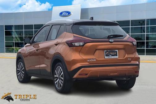 2022 Nissan Kicks SV