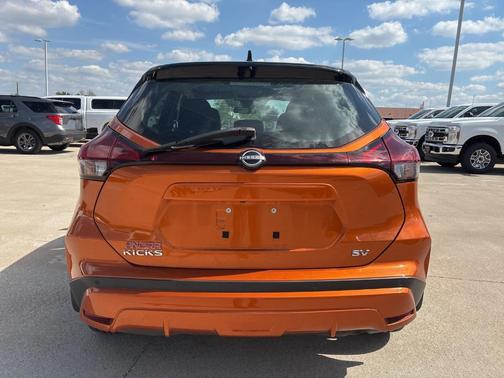 2022 Nissan Kicks SV