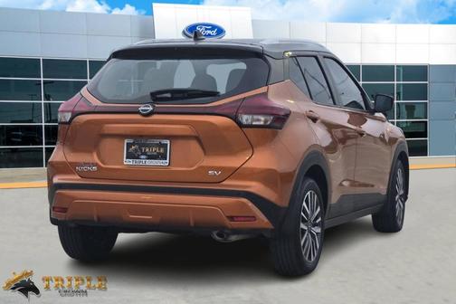 2022 Nissan Kicks SV