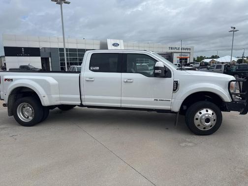 2022 Ford F-450 Lariat