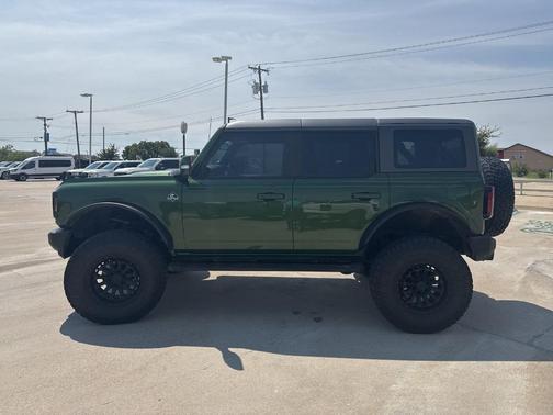 2023 Ford Bronco Outer Banks