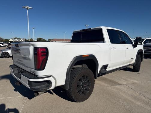 2024 GMC Sierra 2500 AT4