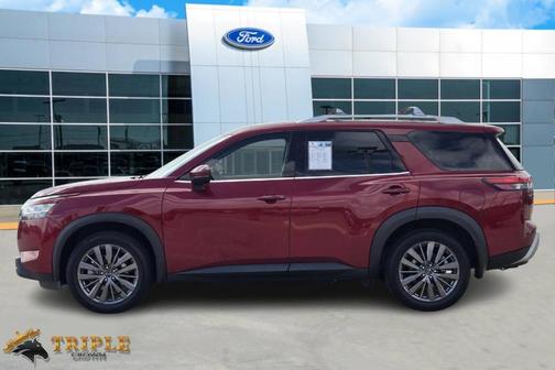 2022 Nissan Pathfinder SL